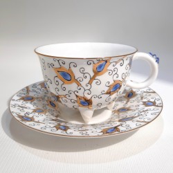 Porcelianinis puodelis „Rytietiškai“